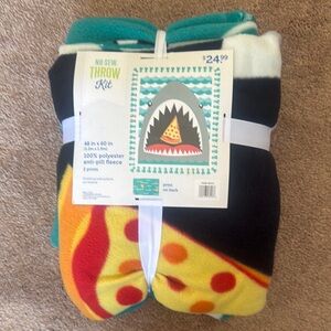 Shark Pizza Fleece Throw Kit